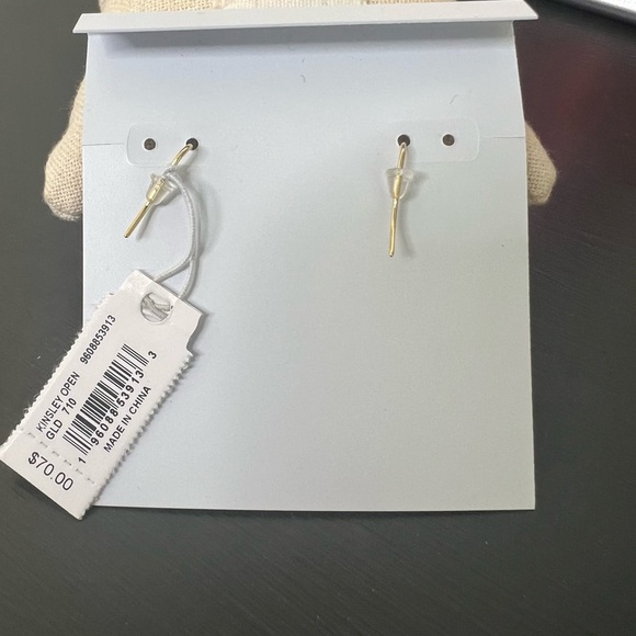Kendra Scott Kinsley Open Drop Earrings, Gold NWT - Picture 4 of 5